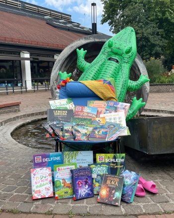 SFLC-Bücher am Nussschalenbrunnen SFLC-Bücher am Nussschalenbrunnen